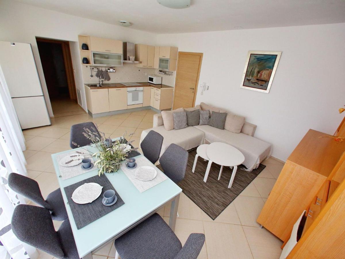 Sun-Kissed Apartment In Bibinje With Garden Room photo