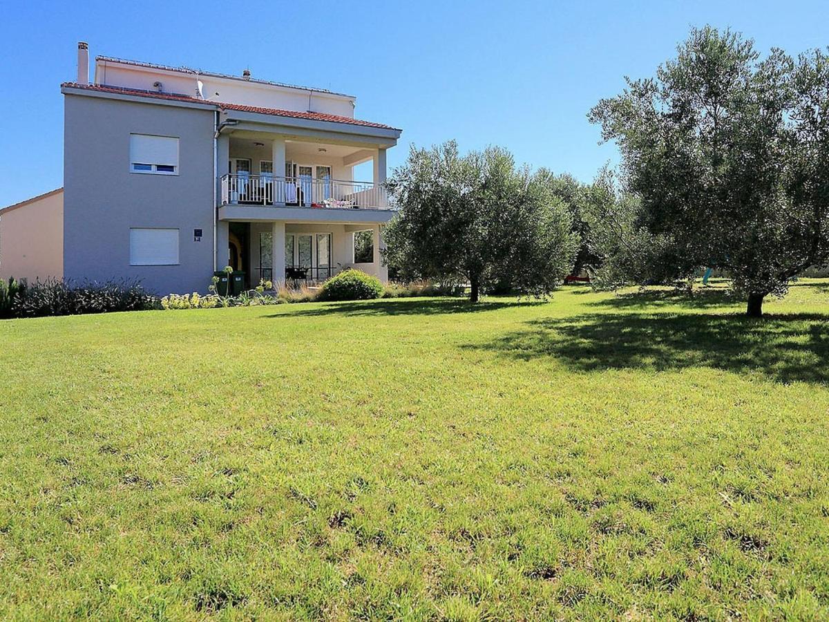Sun-Kissed Apartment In Bibinje With Garden Room photo