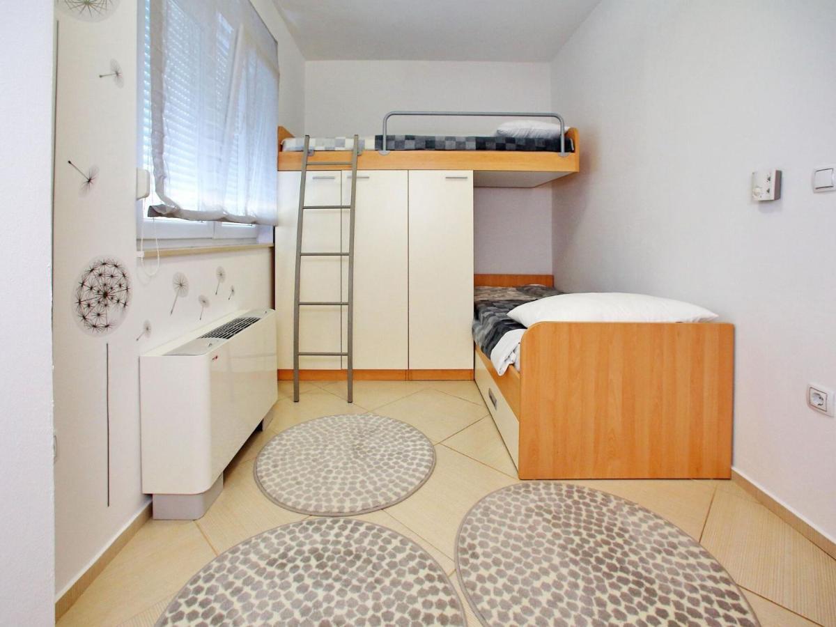 Sun-Kissed Apartment In Bibinje With Garden Room photo