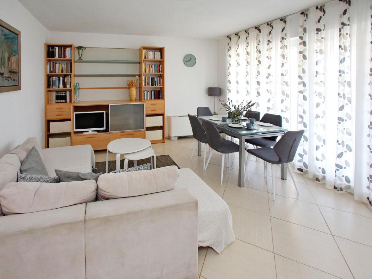 Sun-Kissed Apartment In Bibinje With Garden Exterior photo